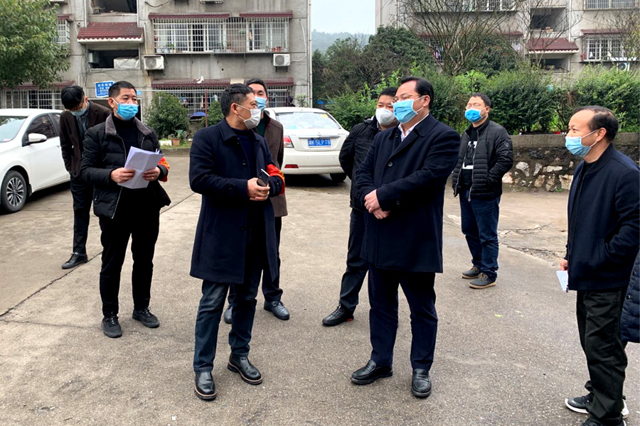 冷水江市委副書記、市長曾伯怡一行到金竹山分公司調(diào)研疫情防控工作